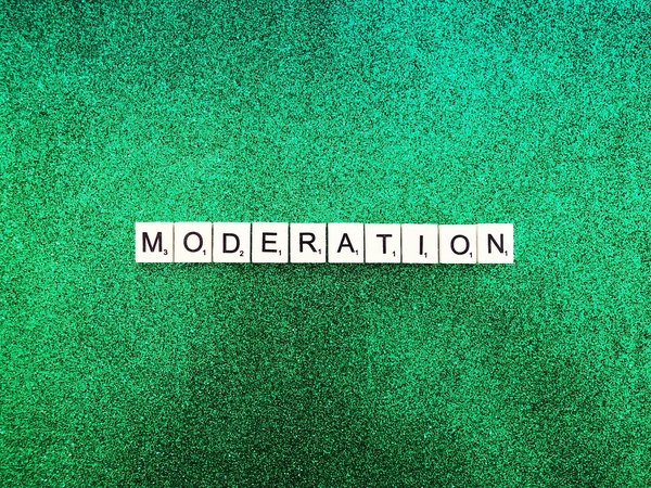 Quelles techniques de modération automatique sont efficaces pour les forums en ligne à grande échelle ?